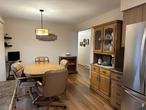 800 S Relanto St, Freeman, SD 57029 photo 15