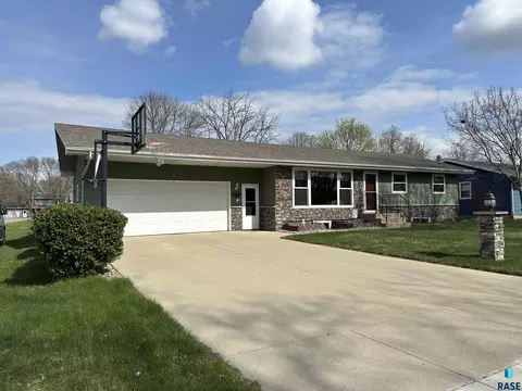 800 S Relanto St, Freeman, SD 57029 photo 3
