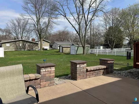 800 S Relanto St, Freeman, SD 57029 photo 8