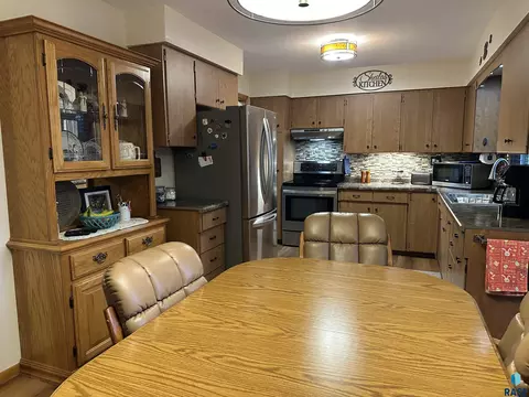 800 S Relanto St, Freeman, SD 57029 photo 18