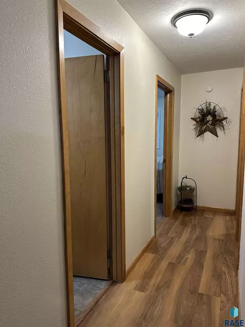800 S Relanto St, Freeman, SD 57029 photo 24