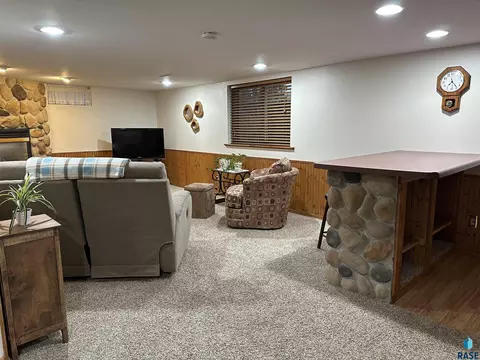 800 S Relanto St, Freeman, SD 57029 photo 37