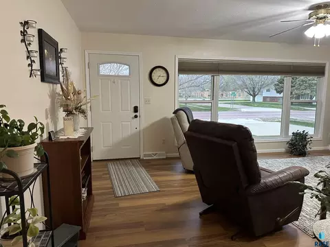 800 S Relanto St, Freeman, SD 57029 photo 20