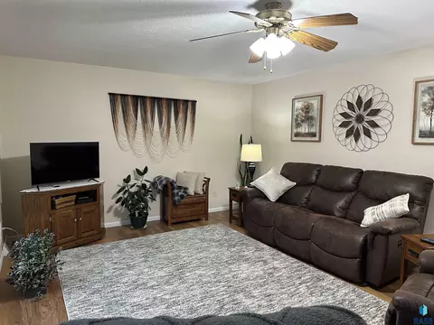 800 S Relanto St, Freeman, SD 57029 photo 21
