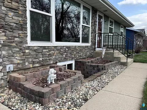 800 S Relanto St, Freeman, SD 57029 photo 5