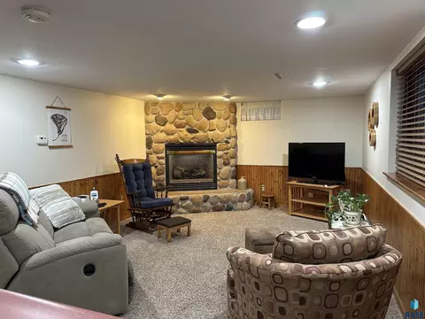 800 S Relanto St, Freeman, SD 57029 photo 39