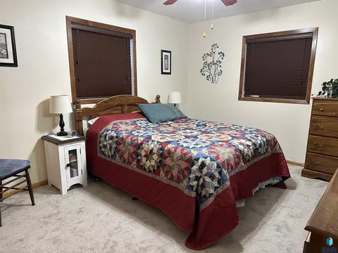 800 S Relanto St, Freeman, SD 57029 photo 28