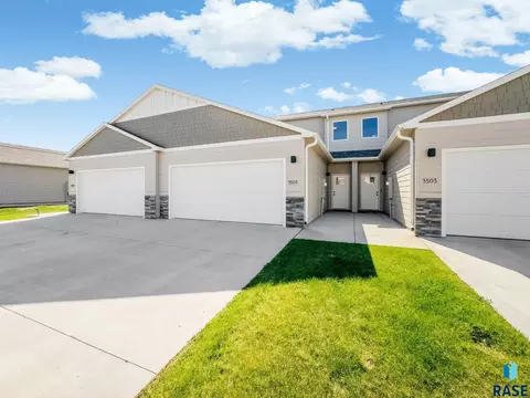 3505 S Chalice Pl, Sioux Falls, SD 57106