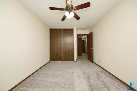 Bedroom - 1411 E Rushmore Dr, Brandon, SD 57005 photo 2 of 4