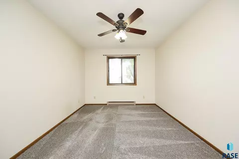 Bedroom - 1411 E Rushmore Dr, Brandon, SD 57005 photo 1 of 4