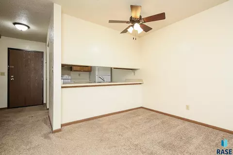 Dining - 1411 E Rushmore Dr, Brandon, SD 57005 photo 3 of 3