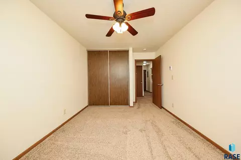 Bedroom - 1411 E Rushmore Dr, Brandon, SD 57005 photo 4 of 4