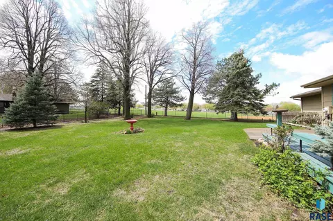 4301 E 19th St, Sioux Falls, SD 57103 photo 17