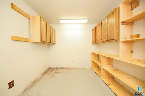 4301 E 19th St, Sioux Falls, SD 57103 photo 16