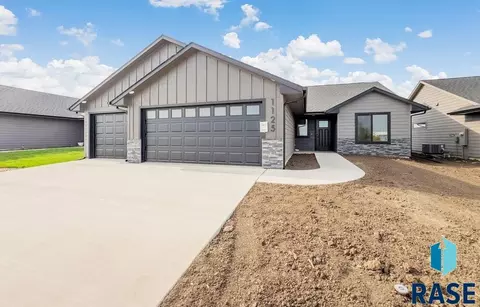 1125 E Wayne Pl, Tea, SD 57064