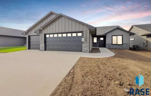 Exterior - 1125 E Wayne Pl, Tea, SD 57064 photo 5 of 5
