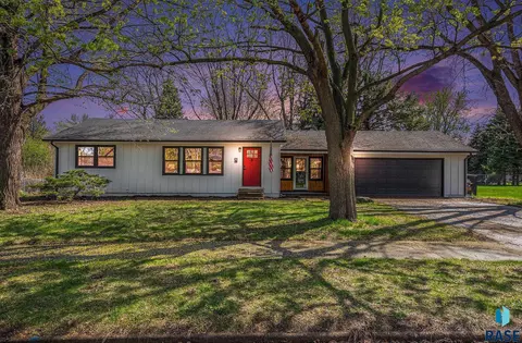 5600 W Circle Dr, Sioux Falls, SD 57106