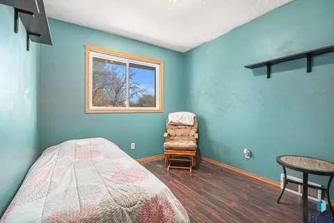 400 E 4th St, Hartford, SD 57033 photo 15