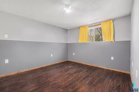 400 E 4th St, Hartford, SD 57033 photo 20