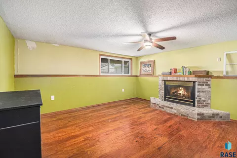 400 E 4th St, Hartford, SD 57033 photo 19