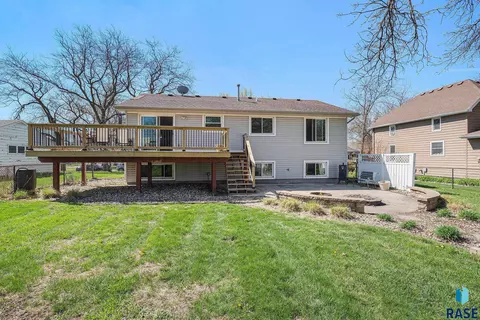400 E 4th St, Hartford, SD 57033 photo 12