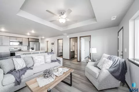 6713 E Thimbleweed St, Sioux Falls, SD 57110 photo 6
