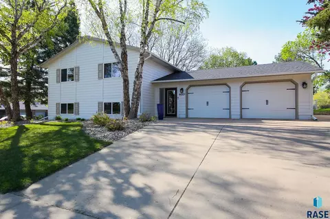 6001 W 32nd St, Sioux Falls, SD 57106