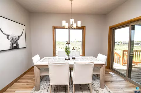 1709 E Wallin Cir, Sioux Falls, SD 57104 photo 17