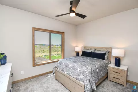 1709 E Wallin Cir, Sioux Falls, SD 57104 photo 33