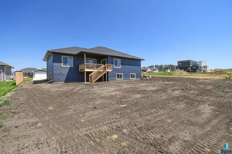 1709 E Wallin Cir, Sioux Falls, SD 57104 photo 7