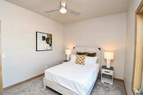 1709 E Wallin Cir, Sioux Falls, SD 57104 photo 40