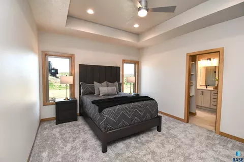 1709 E Wallin Cir, Sioux Falls, SD 57104 photo 23