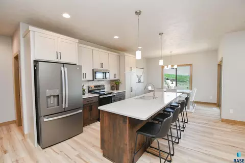 1709 E Wallin Cir, Sioux Falls, SD 57104 photo 12