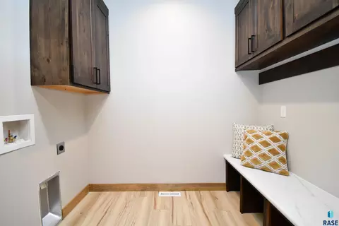 1709 E Wallin Cir, Sioux Falls, SD 57104 photo 32