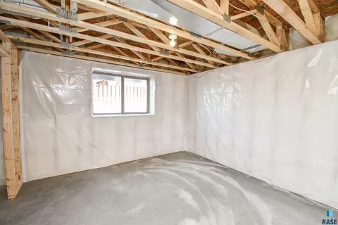 1709 E Wallin Cir, Sioux Falls, SD 57104 photo 44