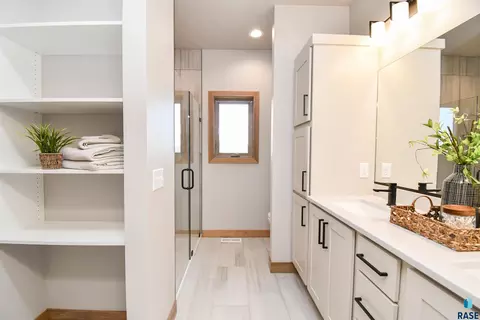 1709 E Wallin Cir, Sioux Falls, SD 57104 photo 27