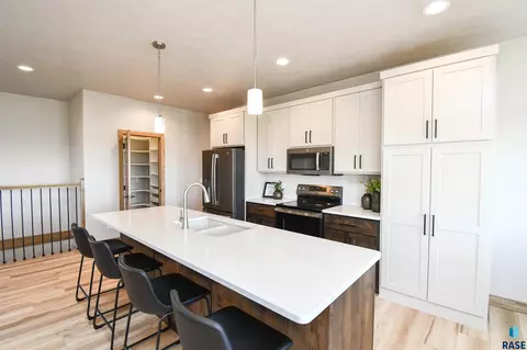 1709 E Wallin Cir, Sioux Falls, SD 57104 photo 10