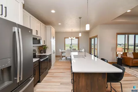 1709 E Wallin Cir, Sioux Falls, SD 57104 photo 13
