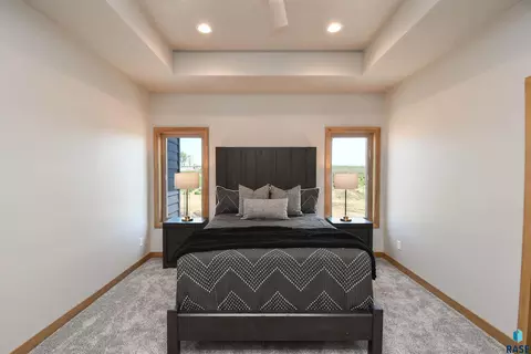 1709 E Wallin Cir, Sioux Falls, SD 57104 photo 5