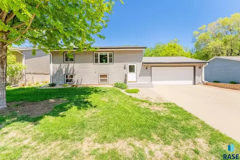 6500 W Cheyenne Dr, Sioux Falls, SD 57106