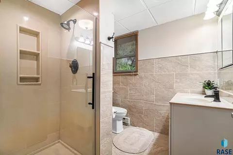 740 S Washington Ave, Madison, SD 57042 photo 14