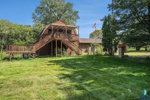 740 S Washington Ave, Madison, SD 57042 photo 22