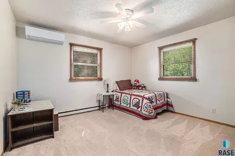 740 S Washington Ave, Madison, SD 57042 photo 12