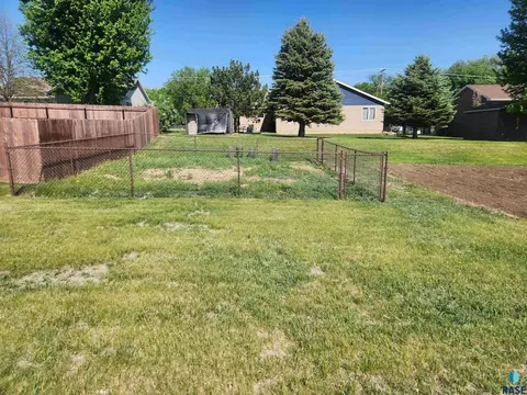 1308 Bitterroot Rd, Dell Rapids, SD 57022 photo 5