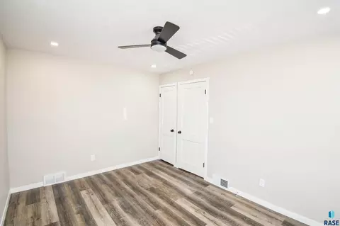 Undisclosed, Sioux Falls, SD 57103 photo 20