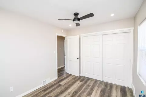Undisclosed, Sioux Falls, SD 57103 photo 25