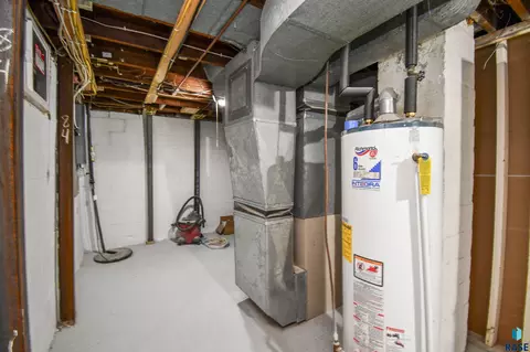 Undisclosed, Sioux Falls, SD 57103 photo 42
