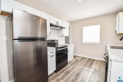 Undisclosed, Sioux Falls, SD 57103 photo 9