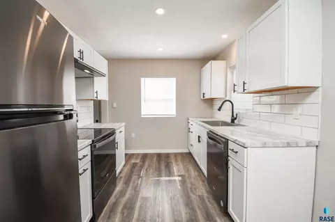 Undisclosed, Sioux Falls, SD 57103 photo 4