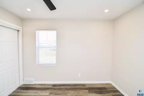 Undisclosed, Sioux Falls, SD 57103 photo 23